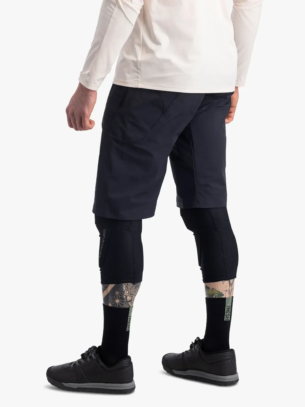 7mesh-glidepath-mens-14in-short-black-live-2