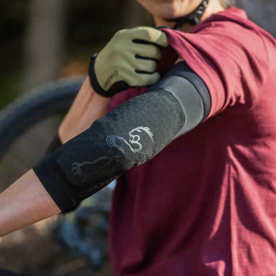 chromag-shift-elbow-guard-4